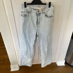 H&M high waisted wide leg jeans. Size 8.
